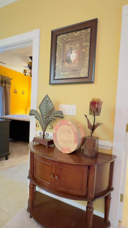 Lovely First floor 2BR condo - image 39