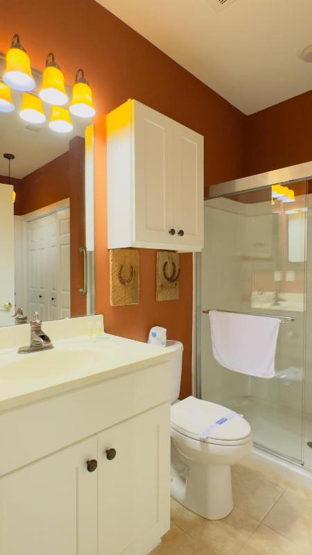 Lovely First floor 2BR condo - image 16