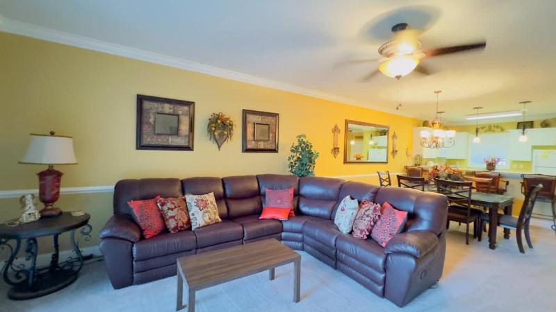 Lovely First floor 2BR condo - image 24