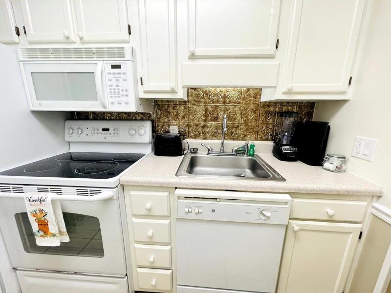 Windy Hill Ocean View beautiful condo - image 10