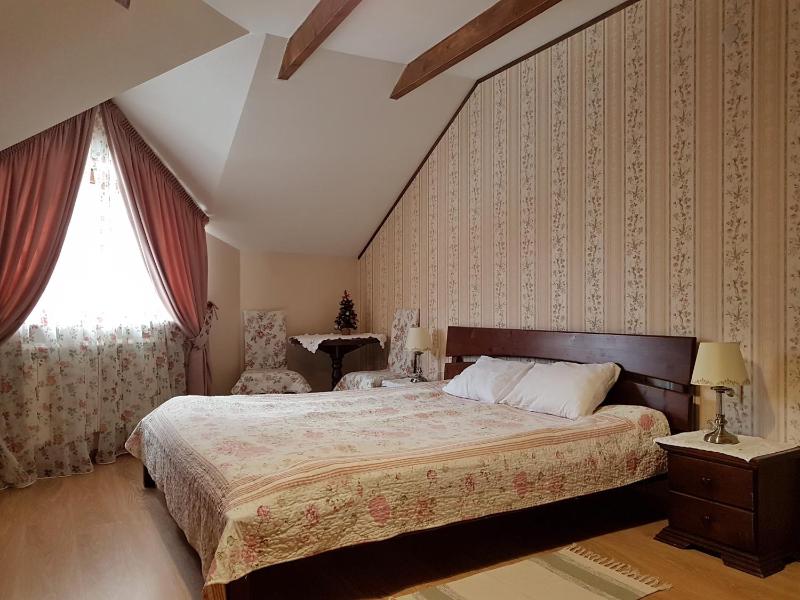 King Room with Mountain View image 1