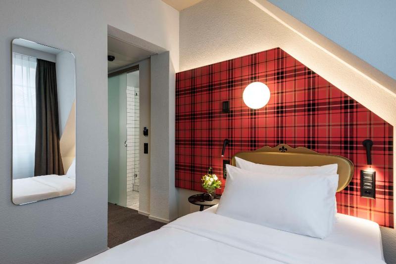 Standard Single Room image 4