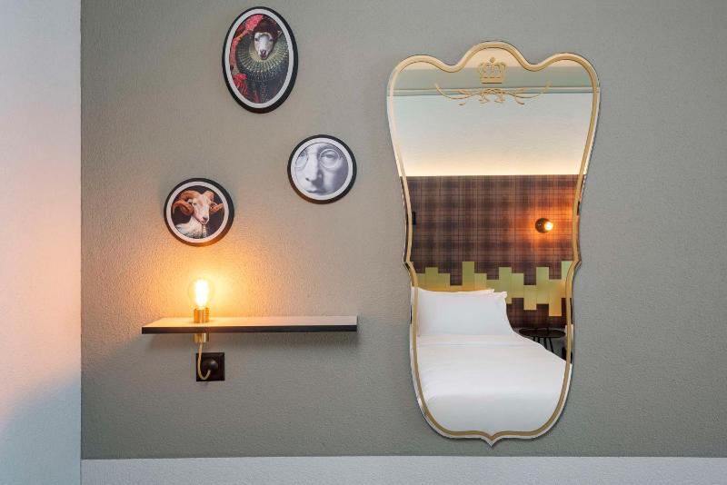 Superior Double or Twin Room image 4