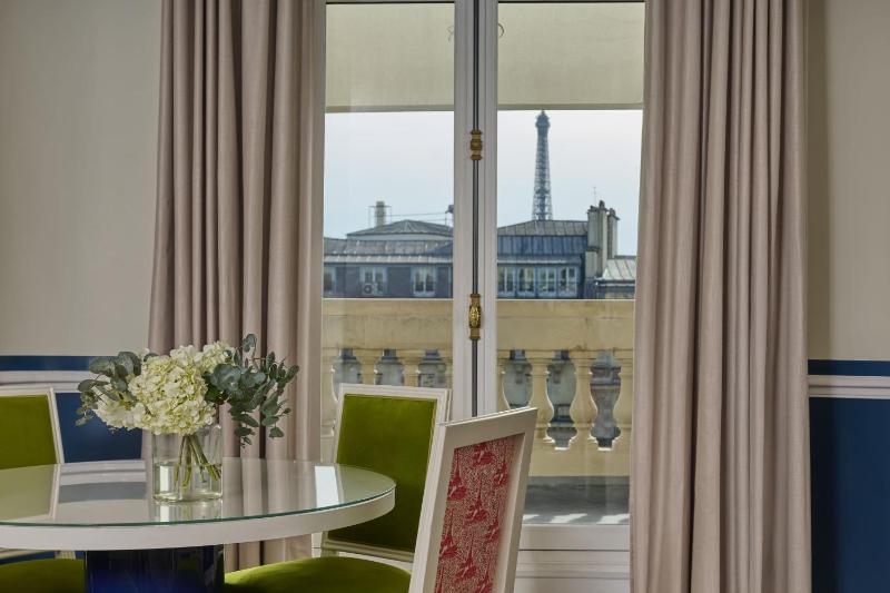 One-Bedroom Executive Suite with Champs Elysées View image 4