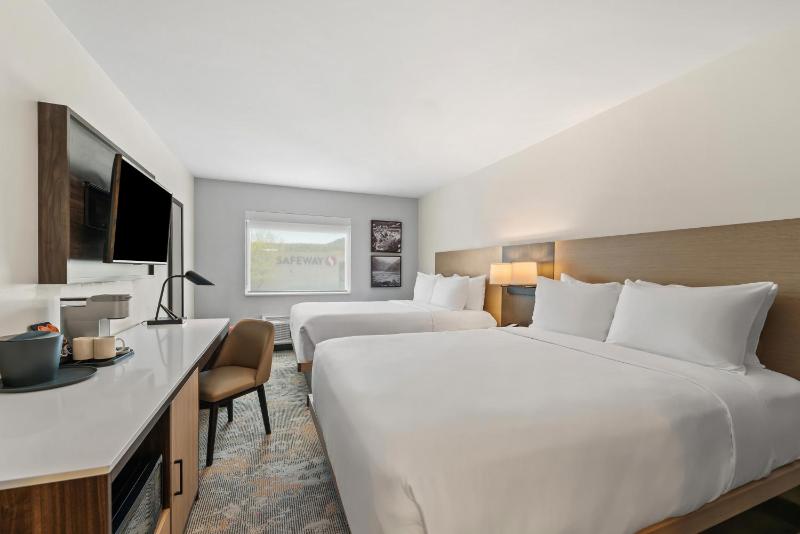 Standard Queen Room with Two Queen Beds - Non Smoking  image 1