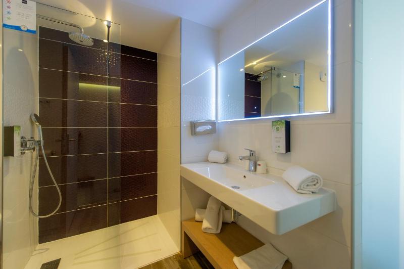 Twin Room image 1