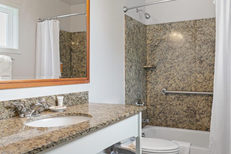 Suite with Balcony image 4