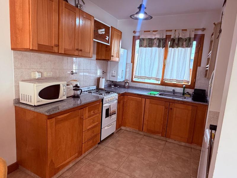Duplex en el centro del pueblo con balcón terraza Ñire13 - image 34
