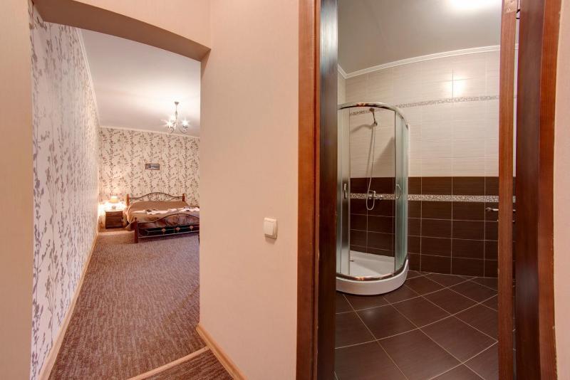 Standard Double Room image 3