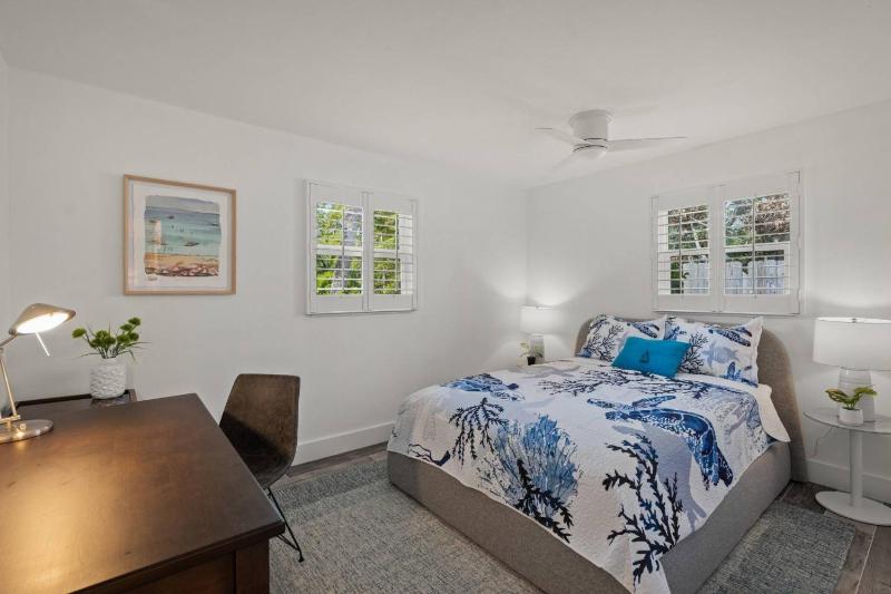 Dockside Getaway on Avenida - image 32