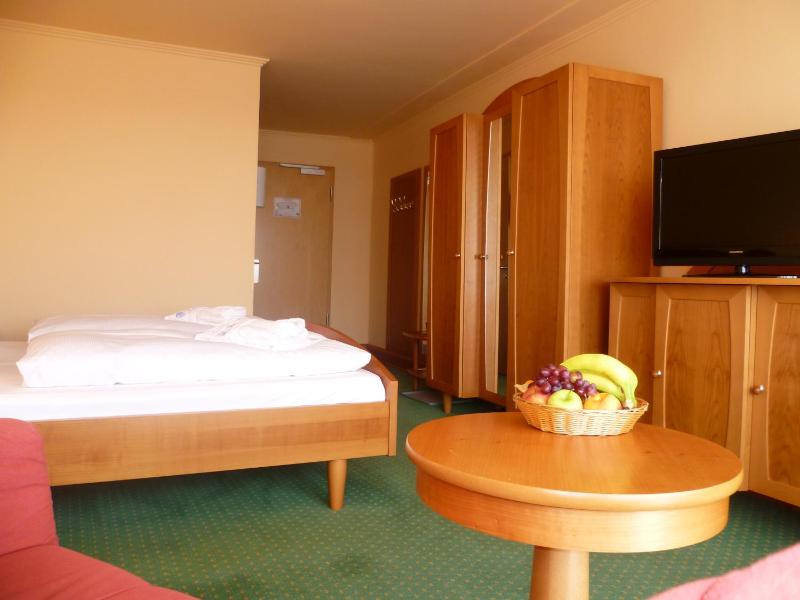 Double Room image 3