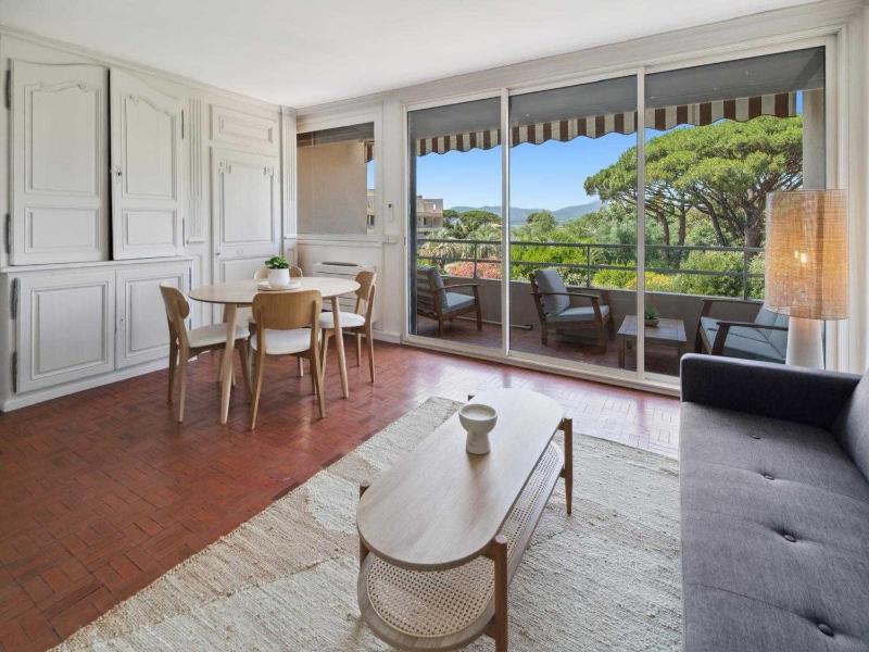 Apt 2BR 4P - Balcony & 5min to Beach Saint-Tropez - image 9