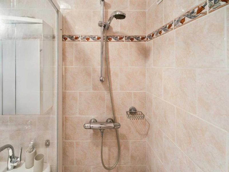 Apt 2BR 4P - Balcony & 5min to Beach Saint-Tropez - image 16