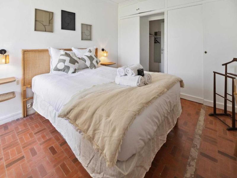 Apt 2BR 4P - Balcony & 5min to Beach Saint-Tropez - image 26