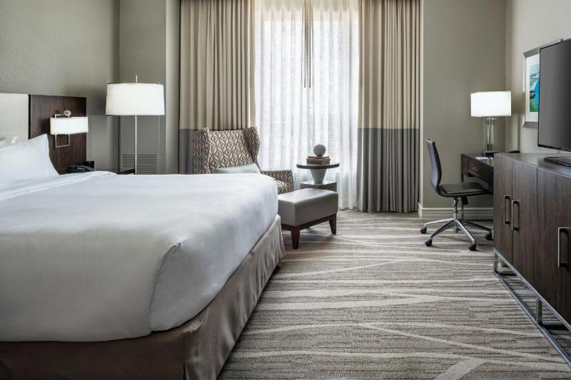 Renaissance Tampa International Plaza Hotel - image 34