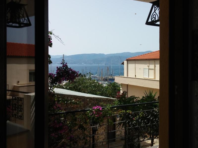 One-Bedroom Apartment with Superior Sea View image 4