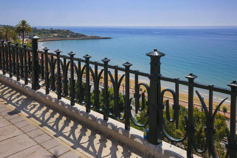 ROYAL TARRACO HomeStay by Turismar - image 10