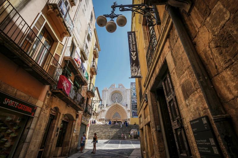 ROYAL TARRACO HomeStay by Turismar - image 25