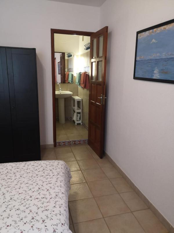 One-Bedroom Apartment image 4