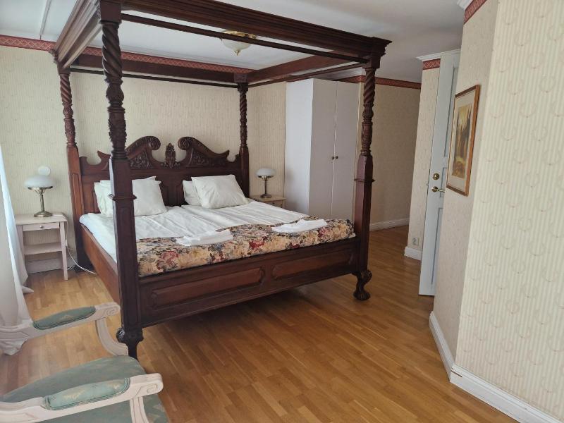 Deluxe Double Room image 1