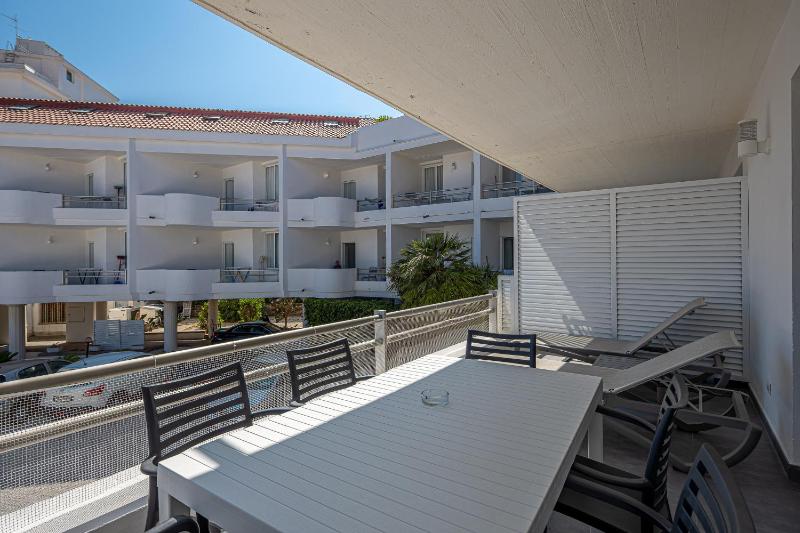 One-Bedroom Apartment with Balcony (4 Adults) image 2