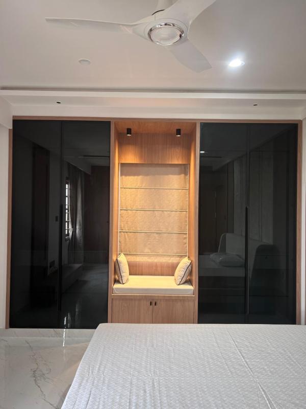 Woodlands Apartment 501 - Fully Furnished Luxury Apartment - image 13