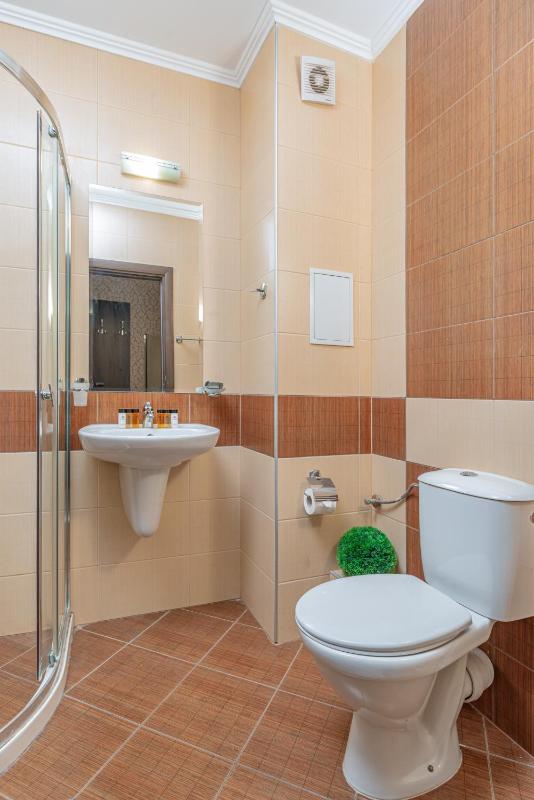 One-Bedroom Apartment image 2