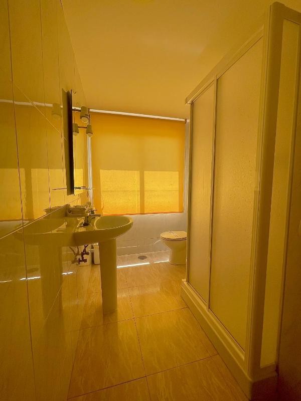 Triple Room with Bath image 4