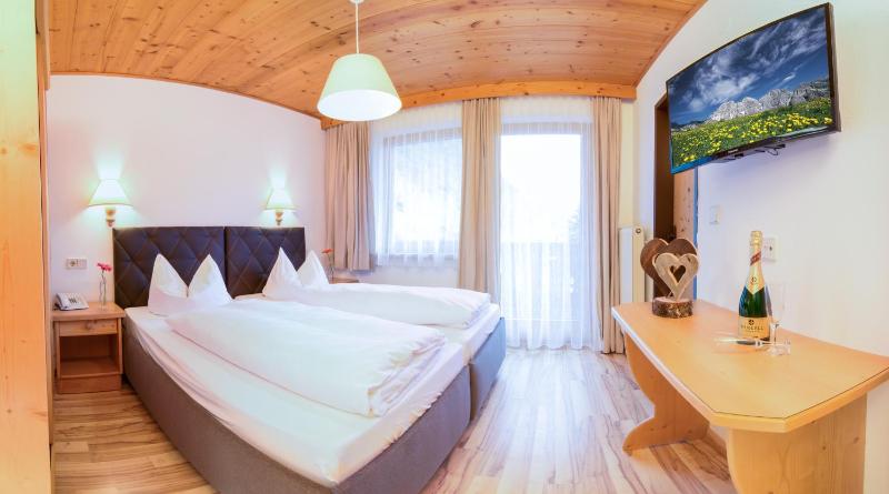 Single Room with Balcony image 2