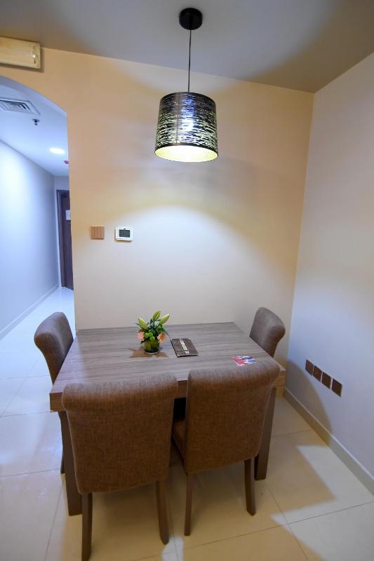 Luxury One-Bedroom Apartment image 3