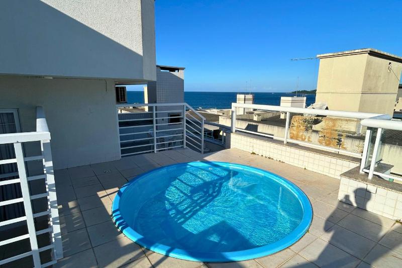 Aluguel Cobertura com piscina vista mar em Bombas - image 1