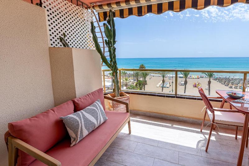 797HOLIDAY RENTALS- Piso contemporaneo frente al mar - image 13