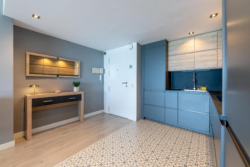 797HOLIDAY RENTALS- Piso contemporaneo frente al mar - image 3