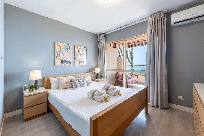 797HOLIDAY RENTALS- Piso contemporaneo frente al mar - image 6