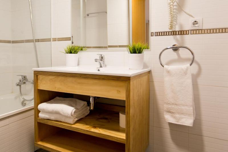 Two-Bedroom Apartment (6 Adults) image 3