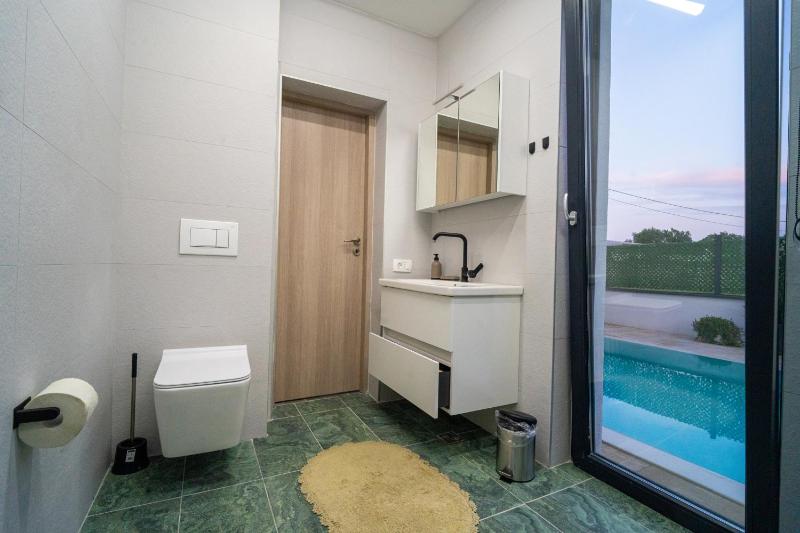 Luxe Waters Retreat - image 10