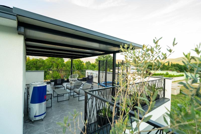 Luxe Waters Retreat - image 13
