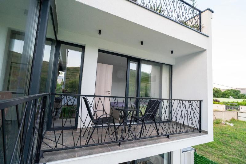 Luxe Waters Retreat - image 2