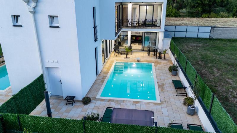 Luxe Waters Retreat - image 16