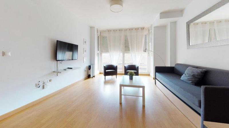 Apartment image 3