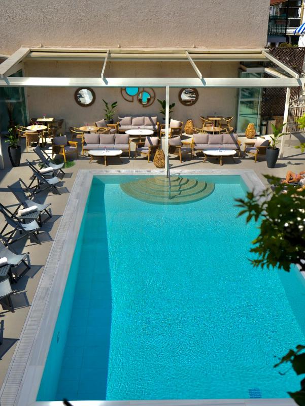 Superior Queen Room image 2