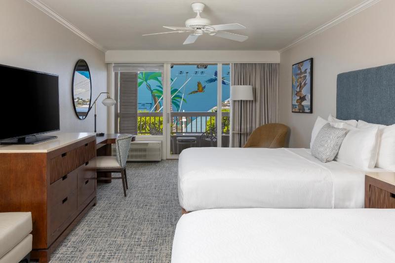Two Queens  Oceanfront image 3