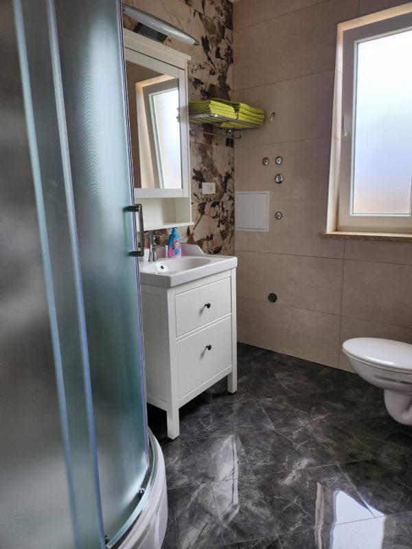 One-Bedroom Apartment image 3