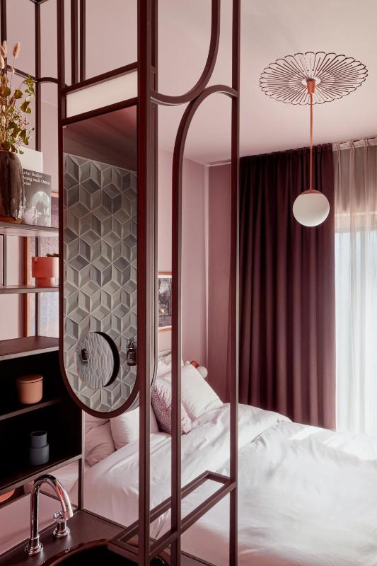 One of a Kind - Room (Queen)  image 4