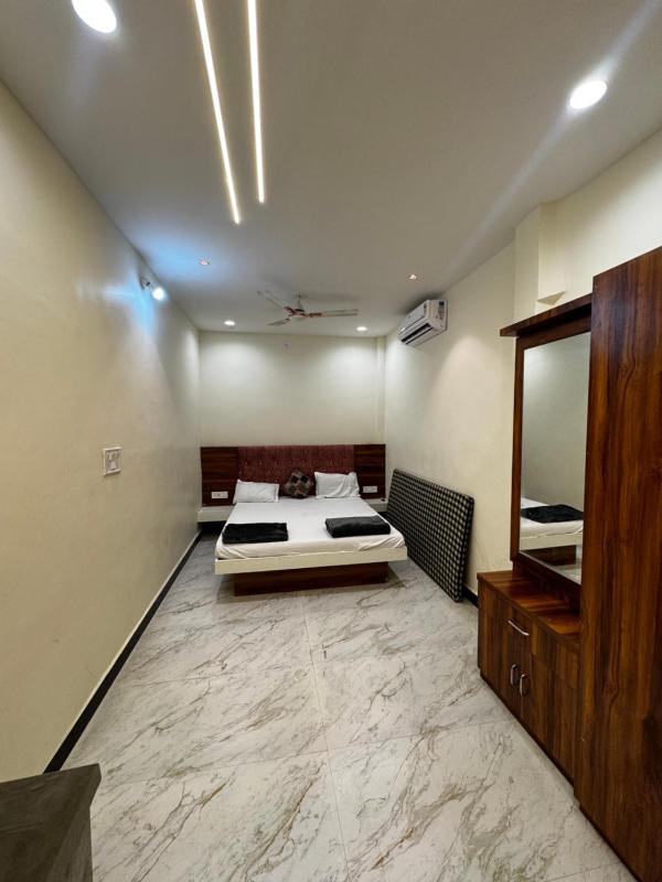 Trilok Home Stay - image 17