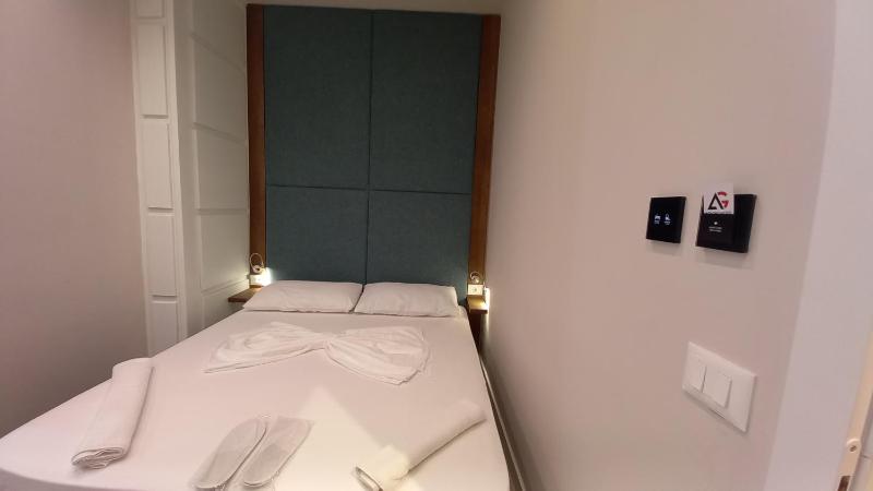 Double Room with Garden View image 3
