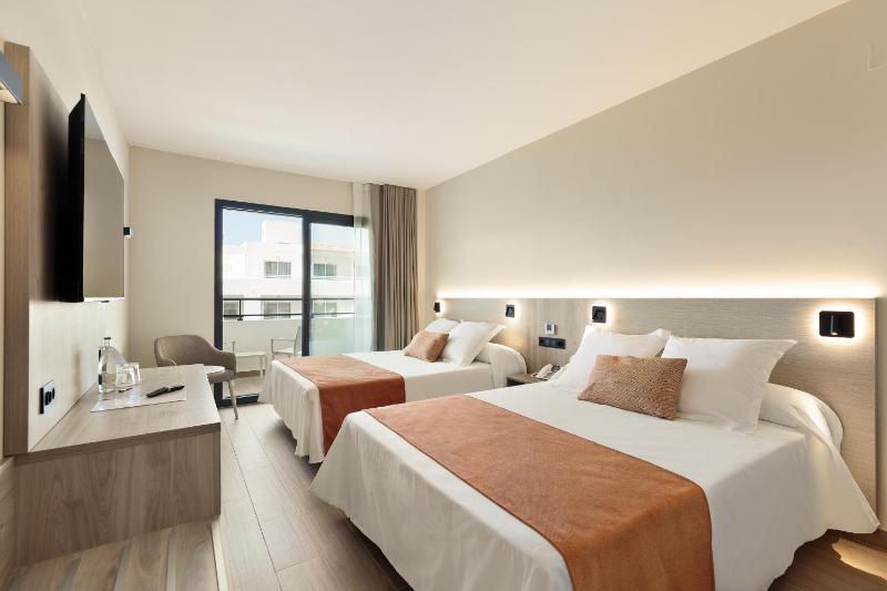 Standard Double Room (2 Adults) image 3
