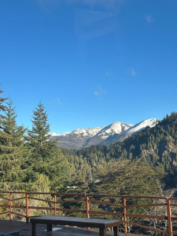 Cabañas en Bariloche con vistas a la montaña parrilla y cochera - image 10