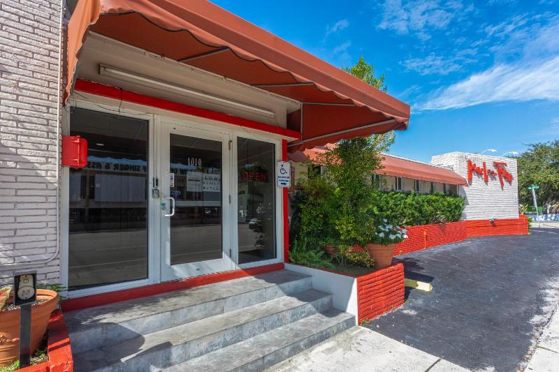 Beach and Town Motel - image 29