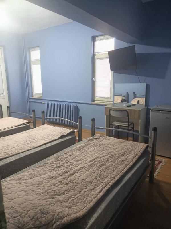 Quadruple Room with Private Bathroom image 3